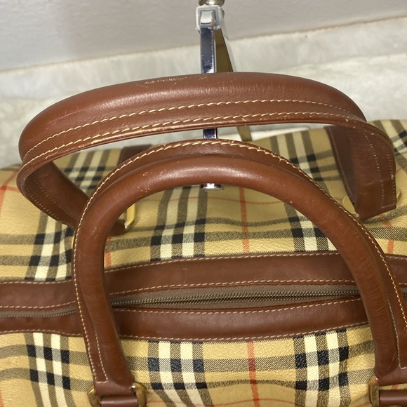 Burberrys Haymarket Check Weekender Duffle Bag - Picture 3 of 14